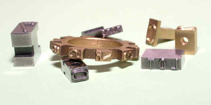 Czcionki kodujące i stemple.